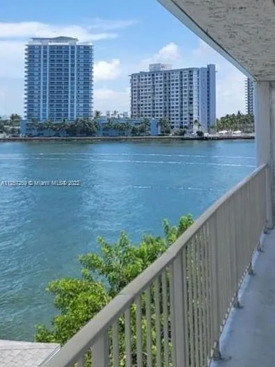 2150 Bay Drive, Miami Beach, FL 33141, USA