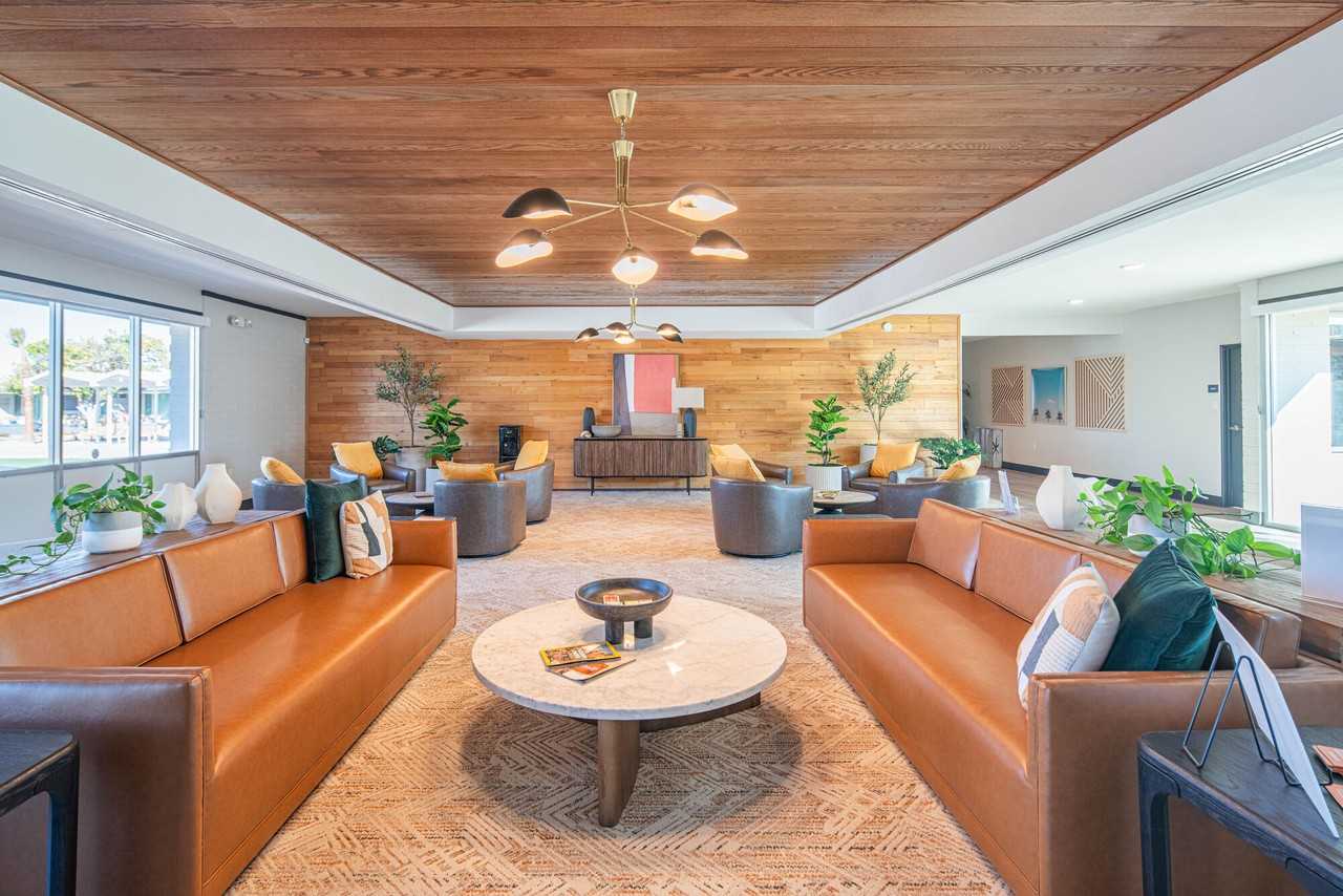 Phoenix Manor