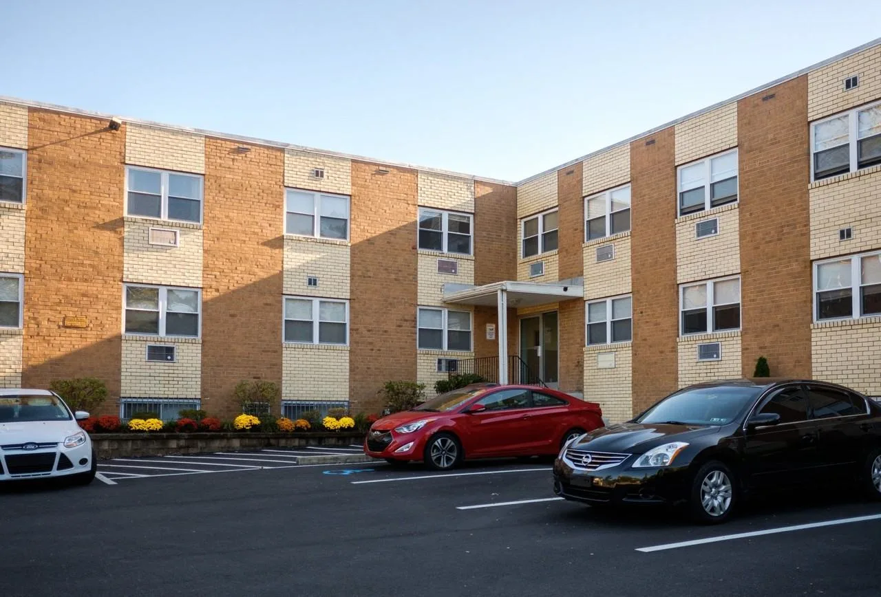 West Walnut Lane Apartments