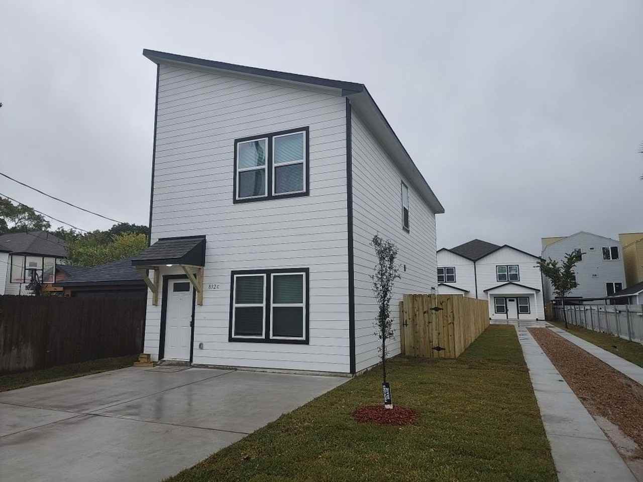 832 Elkhart St, Houston, TX 77091, USA