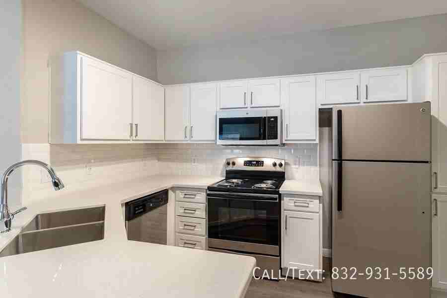 2707 Dunvale Road, Houston, TX 77063, USA