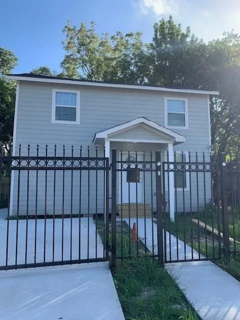 8502 N Main St, Houston, TX 77022, USA