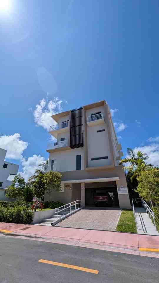 816 84th Street, Miami Beach, FL 33141, USA