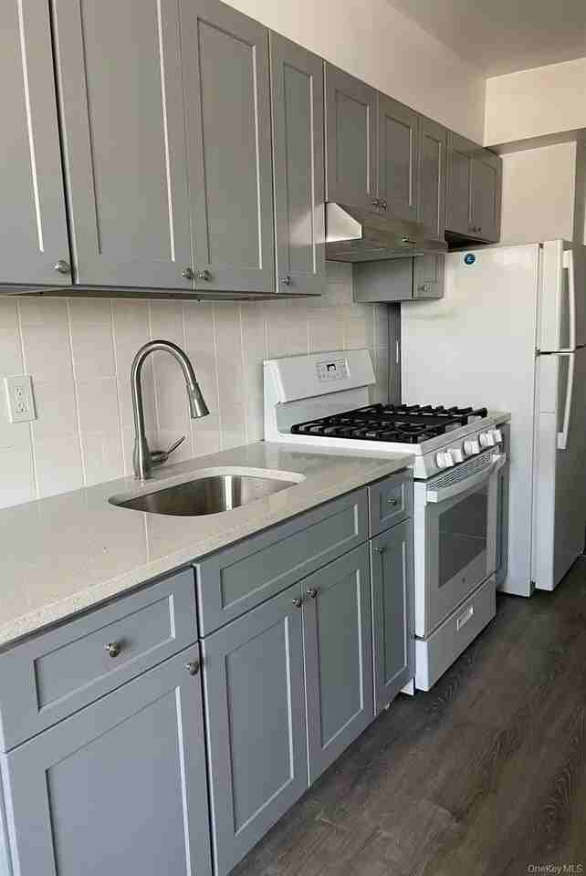 14943 35th Ave, Flushing, NY 11354, USA