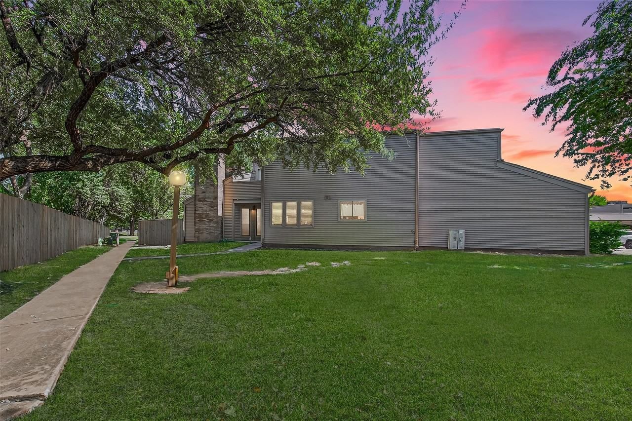 1422 Chardonnay Dr, Houston, TX 77077, USA
