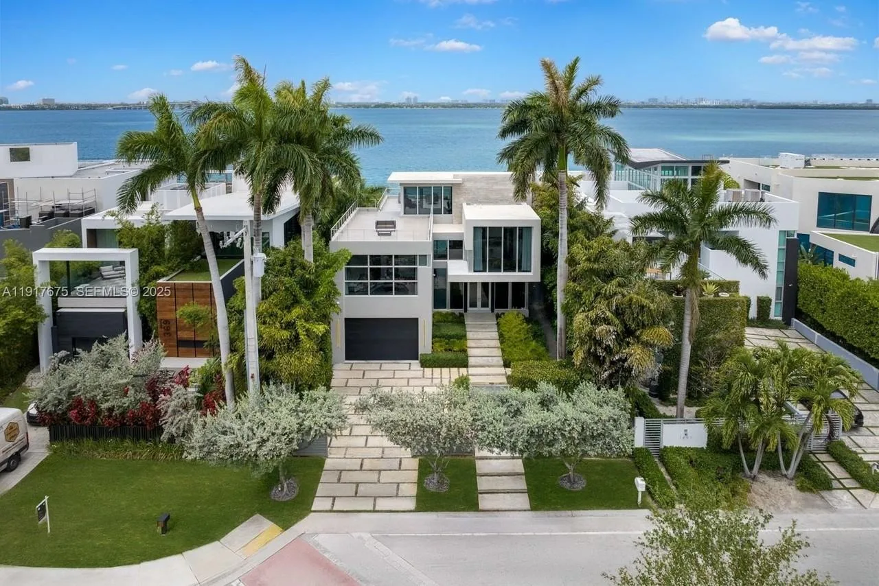 1379 N Venetian Way, Miami Beach, FL 33139, USA