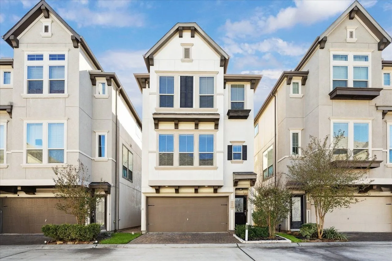 10709 Madden Oaks Pl, Houston, TX 77043, USA