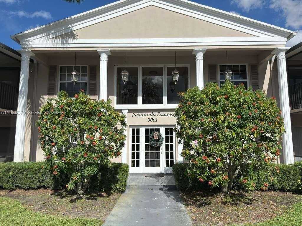 9001 Jacaranda Ln, Plantation, FL 33324, USA