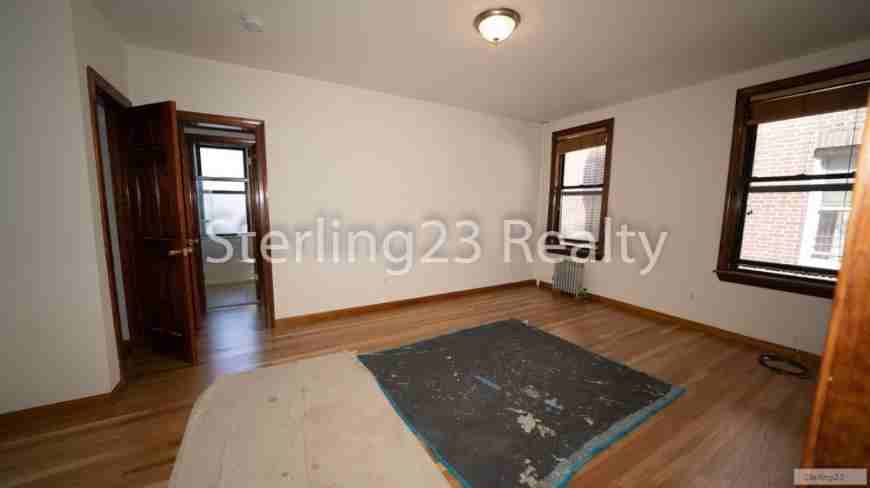 2905 23rd Ave, Astoria, NY 11105, USA