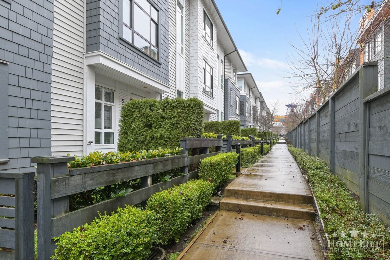 16433 Watson Dr, Surrey, BC V4N 6R9, CAN