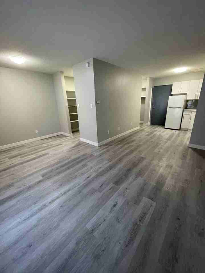 13516 - 13516 102 St, Edmonton, AB T5E 6A2, CAN