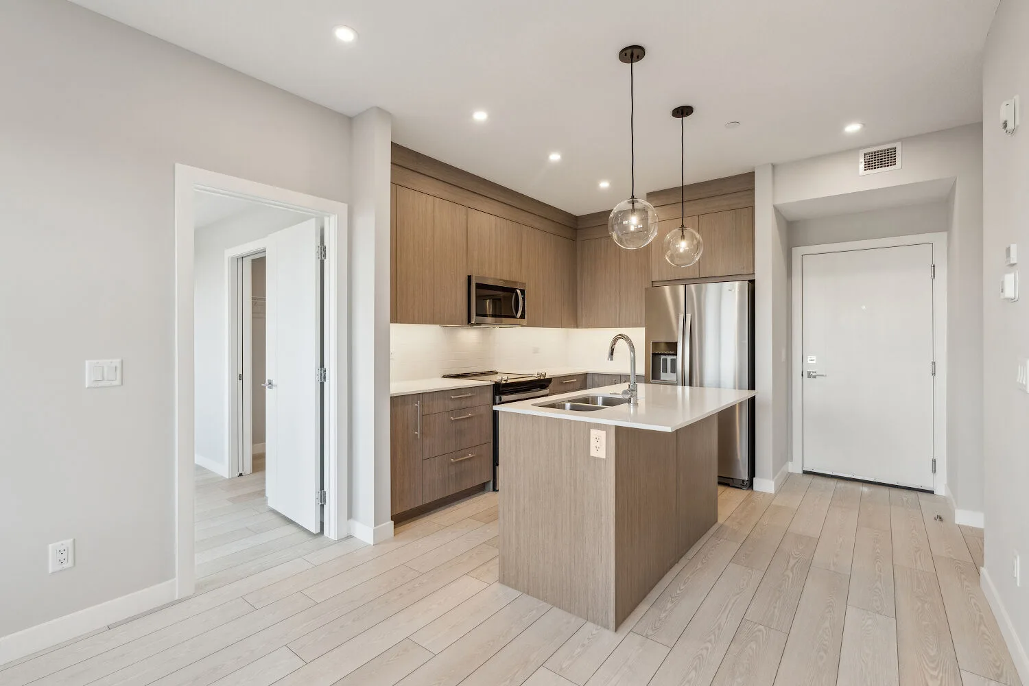 2 Bed + Den Ground Floor Suite in The Lockwood at Chelsea! (L949)