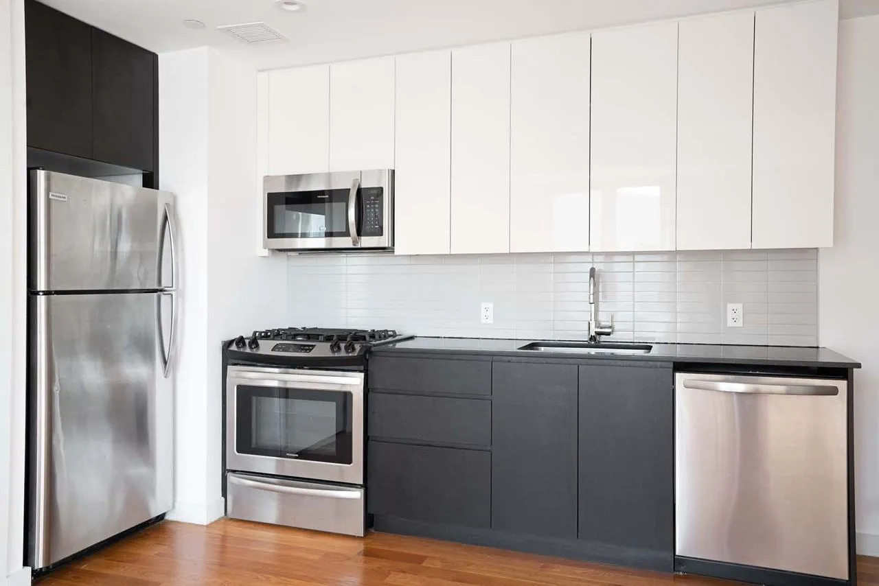 Astoria #805, NY 11106, USA
