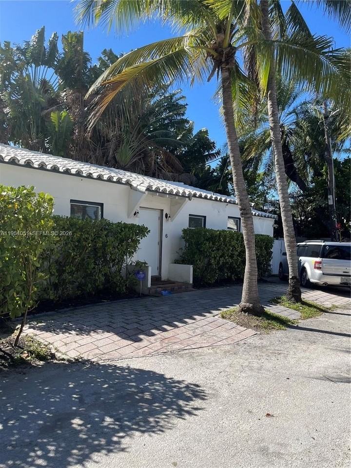 6 Farrey Ln, Miami Beach, FL 33139, USA
