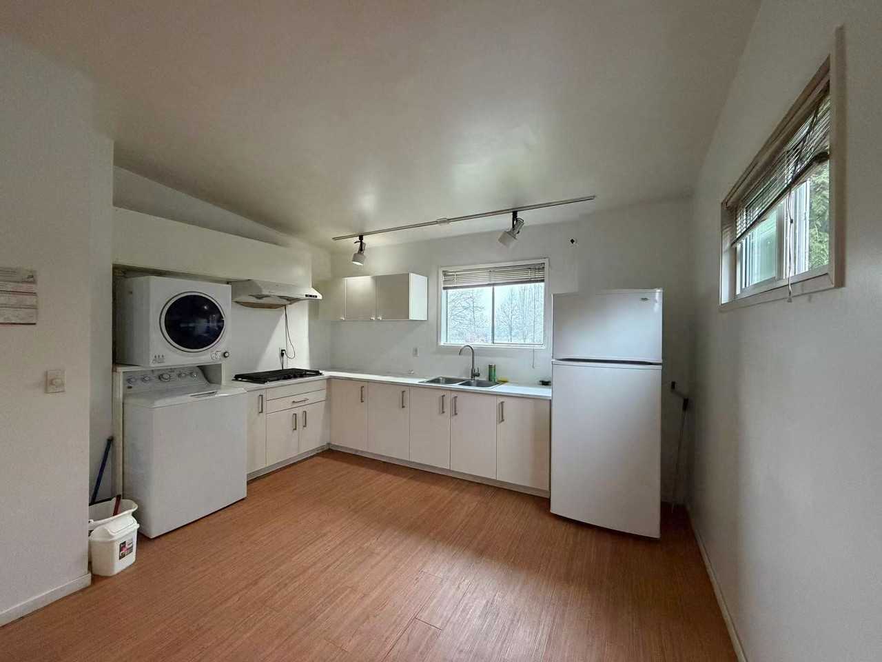 Elliott St & E 54th Ave, Vancouver, BC V5S 1X4, CAN