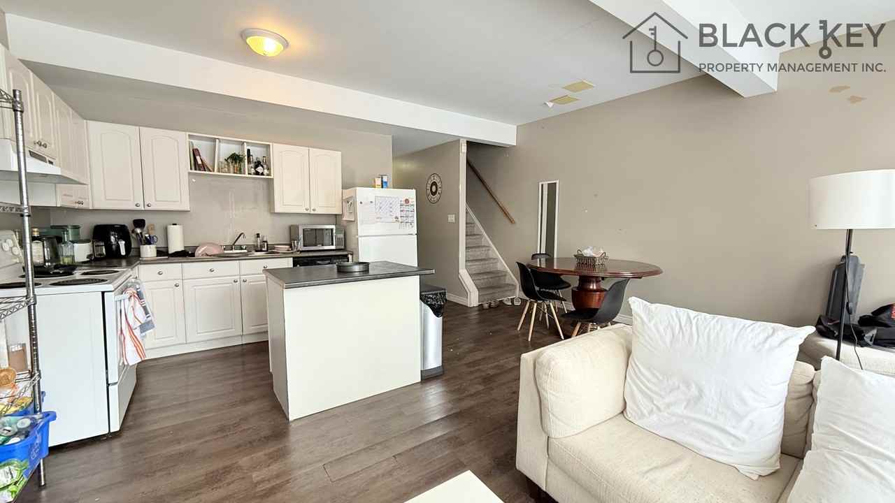 376 Central Ave Uppr, London, ON N6B 2E2, CAN