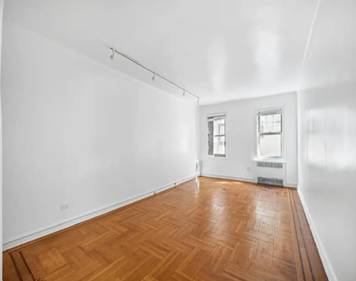 601 East 19th Street, Unit 4B
