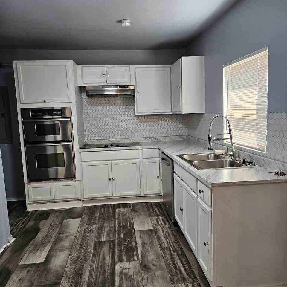 2826 Alaska Ave, Dallas, TX 75216, USA