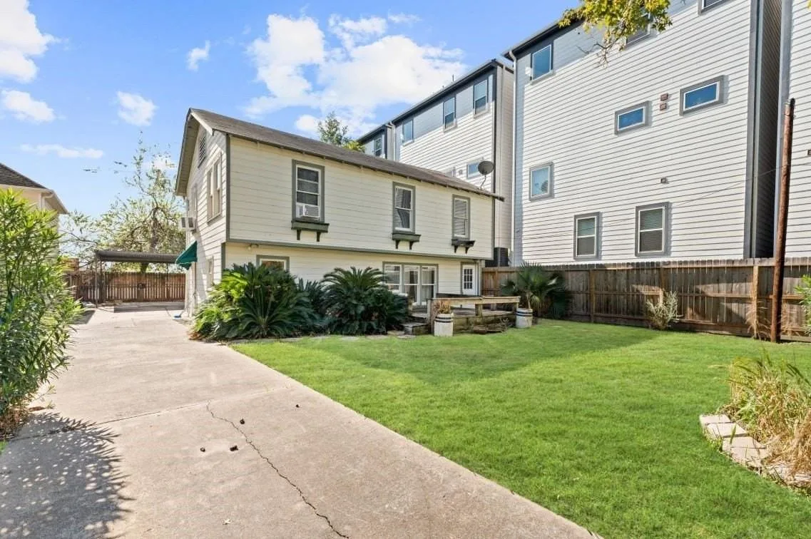 1334 W 21st St, Houston, TX 77008, USA