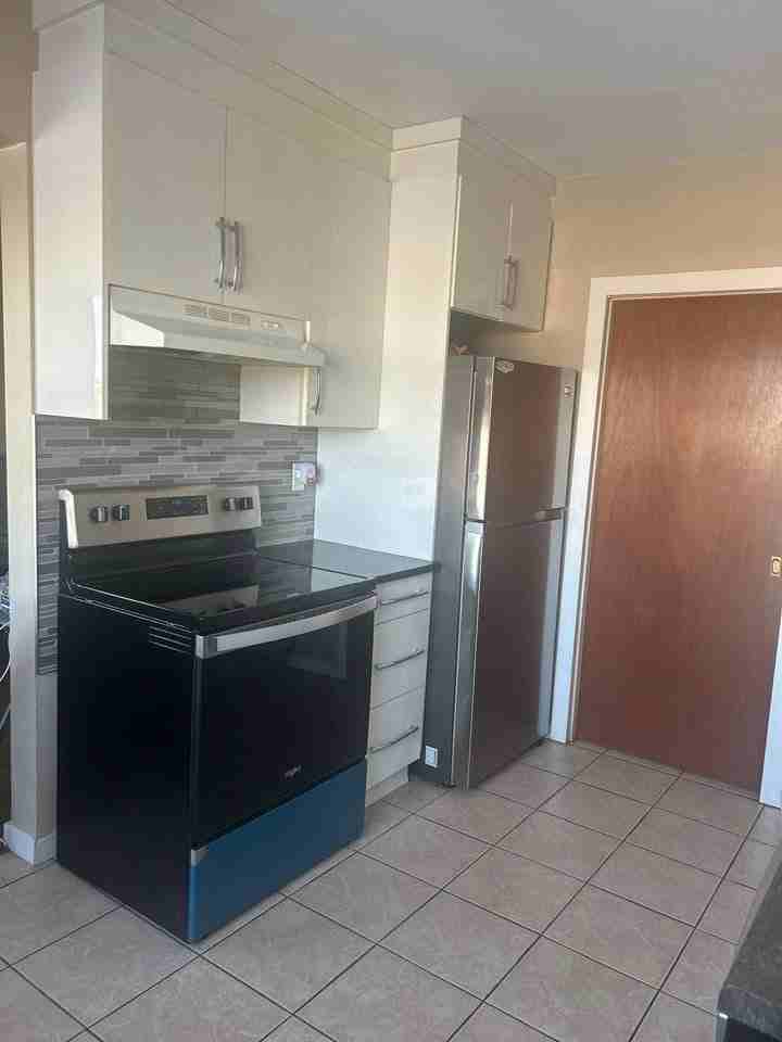 6113 98 Avenue Northwest, Edmonton, AB T6A 0A1, CAN