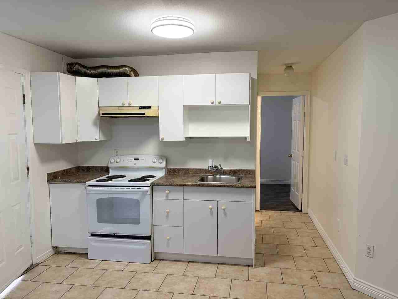 14382 88 Avenue, Surrey, BC V3W 3L7, CAN