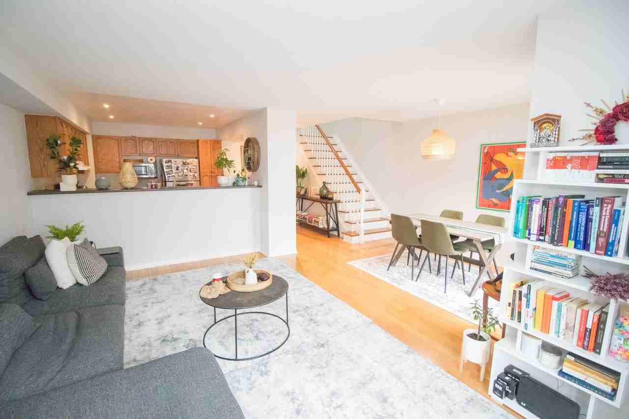 136 Fordham Private, Ottawa, ON K2C 4G5, CA