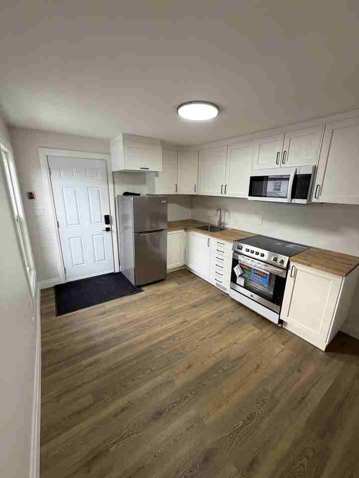 19 Lottridge Street #2, Hamilton, ON L8L 6T7, CA