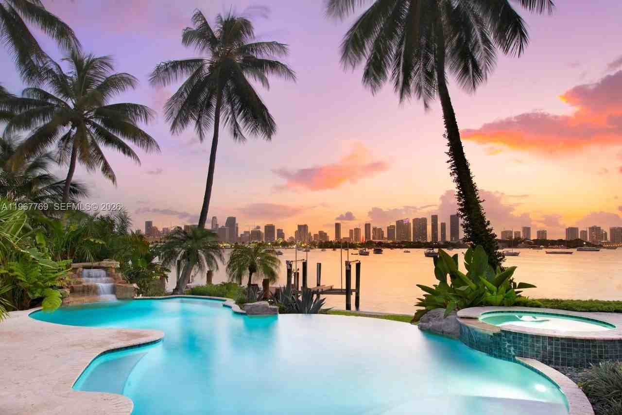 432 S Hibiscus Dr, Miami Beach, FL 33139, USA