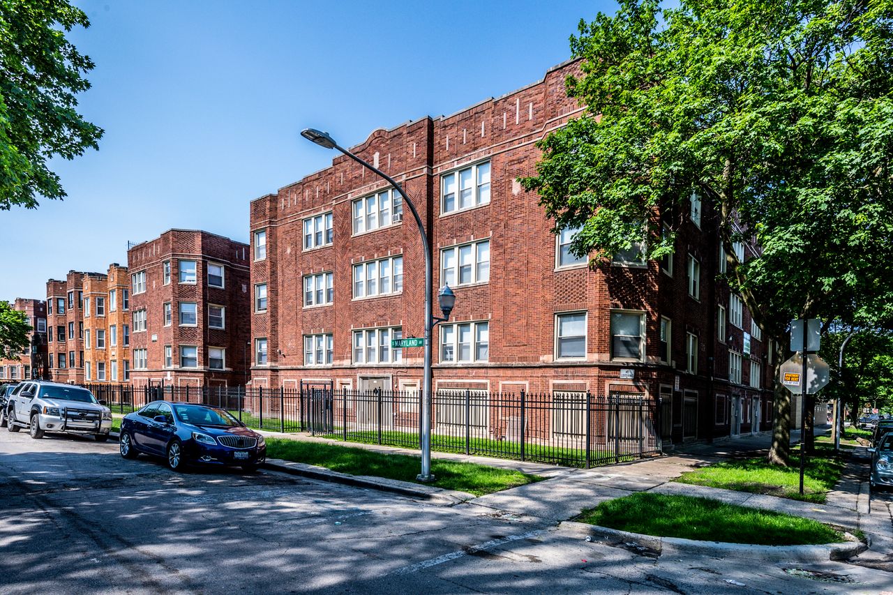 8000-12 S Maryland Ave Chicago, IL 60619