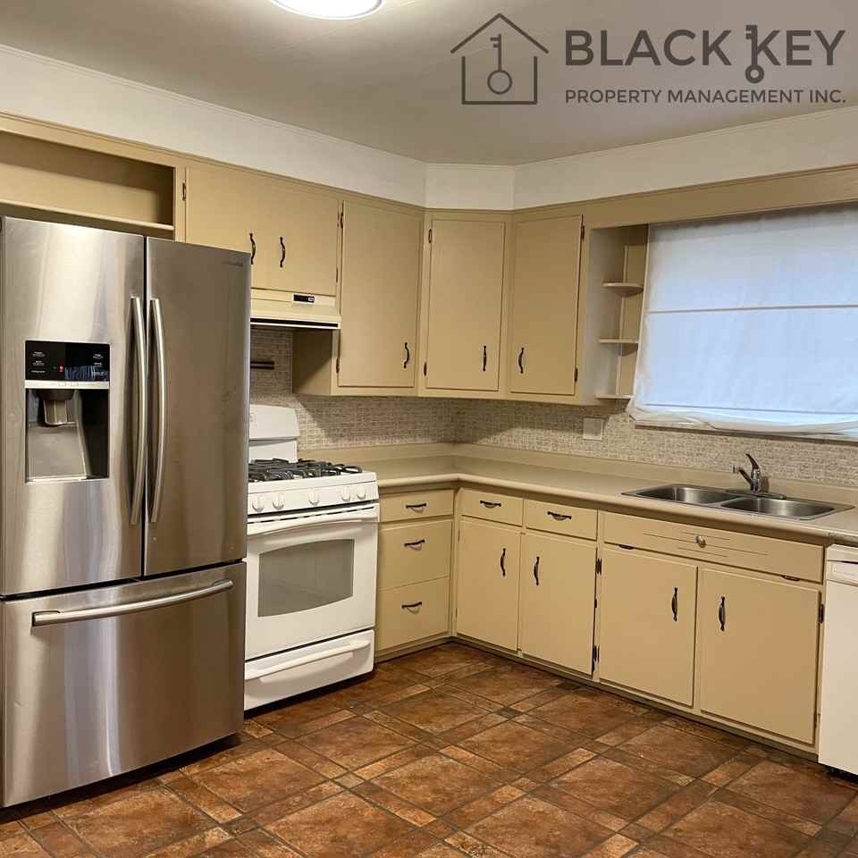 564 Queens Ave, London, ON N6B 1Y8, CAN