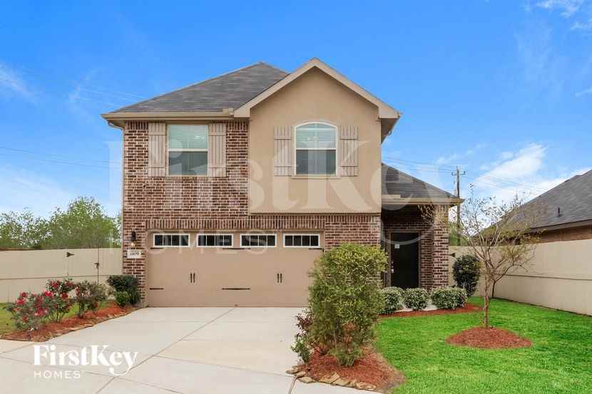 1409 Woods Lake Ct, Houston, TX 77047, USA