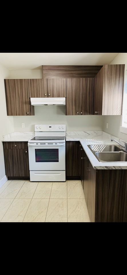 13048 60 Ave, Surrey, BC V3X 2L7, CAN