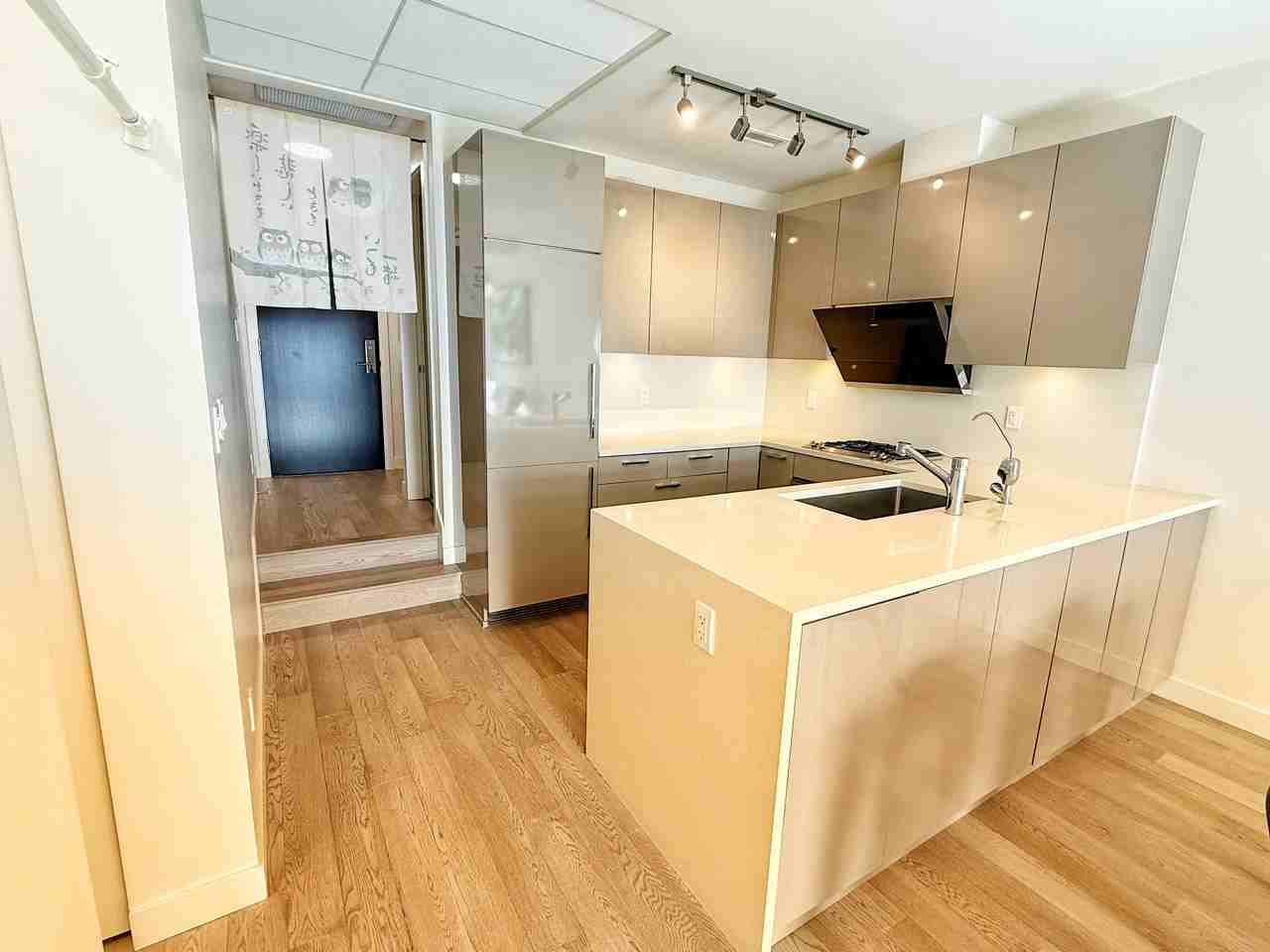 Cambie St. & W 29th Ave #103, Vancouver, BC V5Y 0M2, CAN