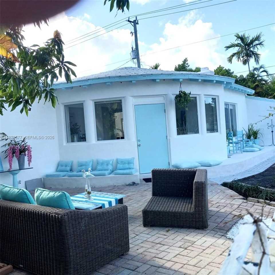 6910 Rue Notre Dame, Miami Beach, FL 33141, USA