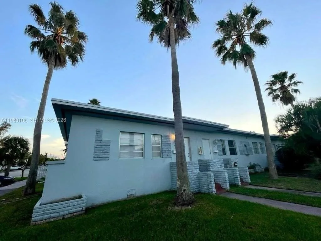 1900 Calais Dr, Miami Beach, FL 33141, USA