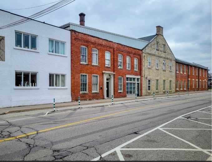 64 102-64 Hatt Street, Hamilton, ON L9H 7T6, CAN