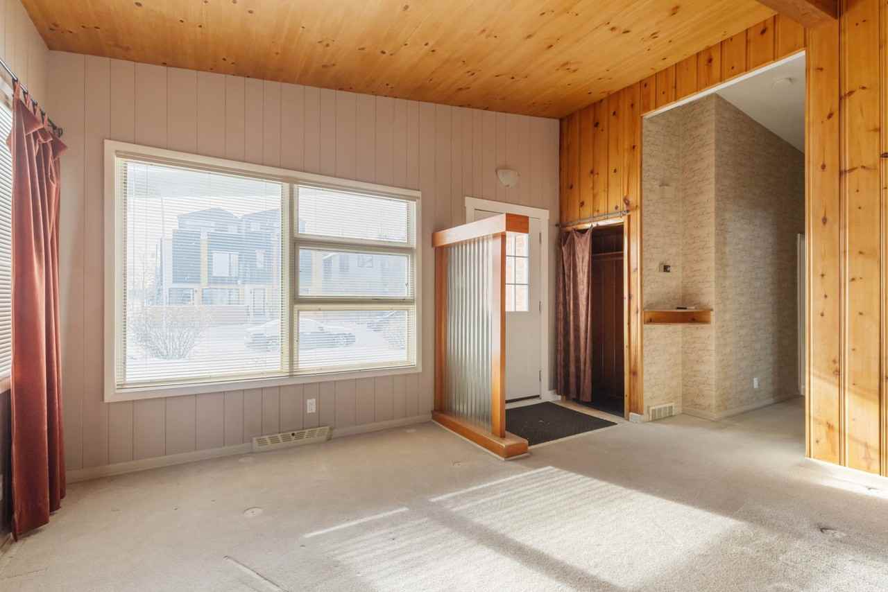 1704 48 Avenue SW, Calgary