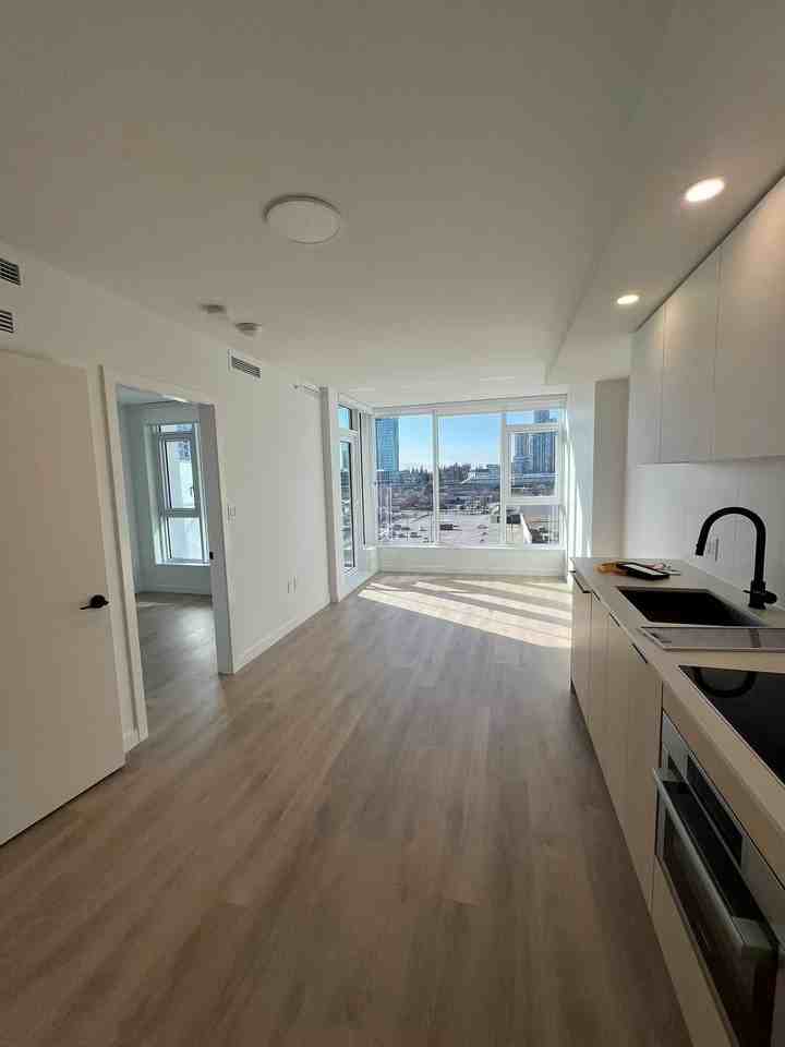 13738 Central Avenue #612, Surrey, BC V3T 0X5, CA