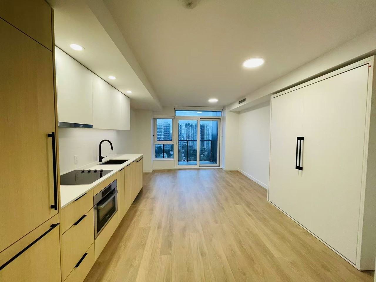 13738 Central Avenue, Surrey, BC V3T 0X5, CAN