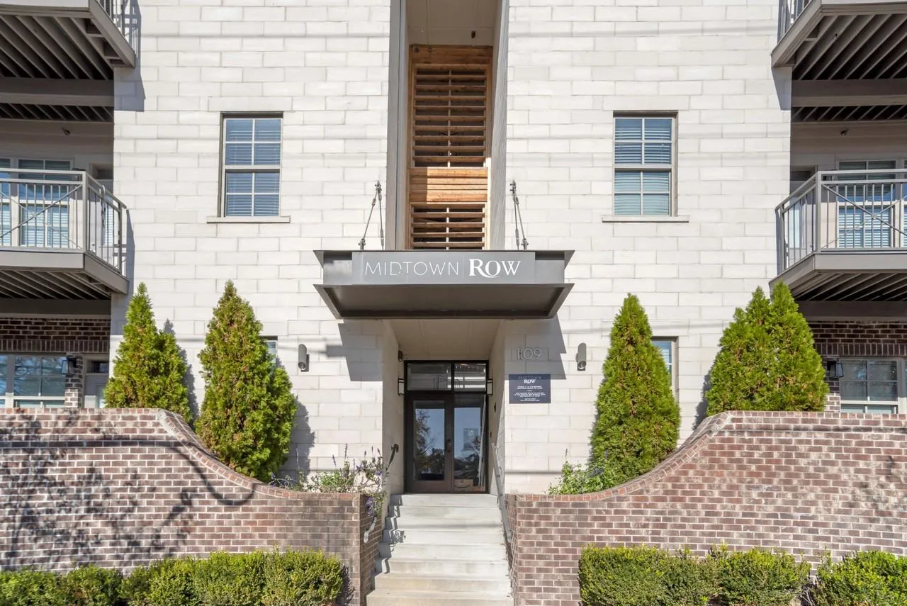 Midtown Row Apartments