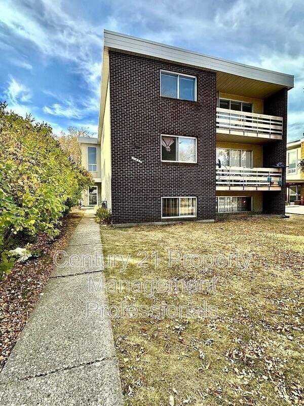 Edmonton #302, AB T5G 2M8, CAN