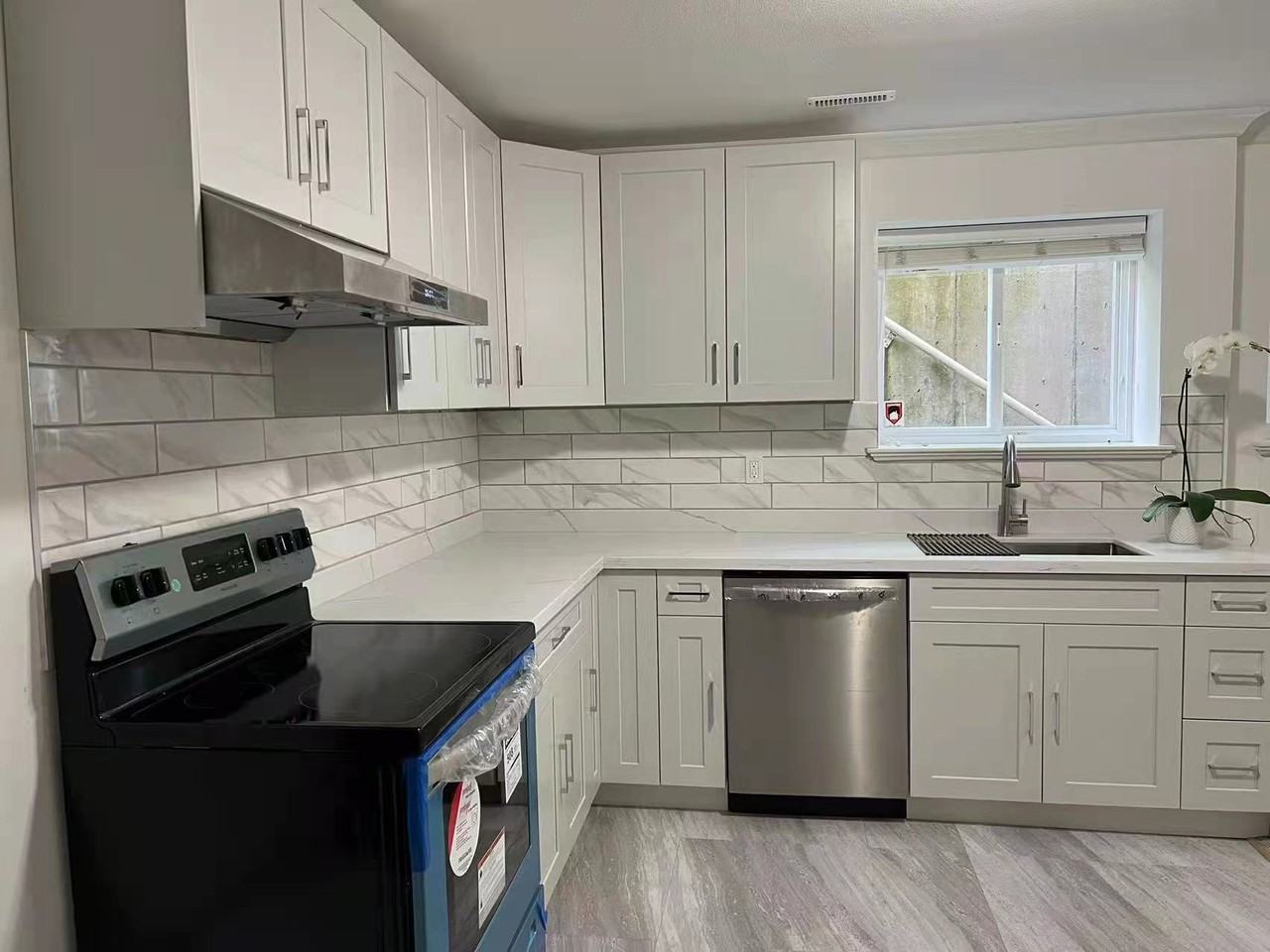 13167 14A Avenue #Basement Suite, Surrey, BC V4A 5X4, CA
