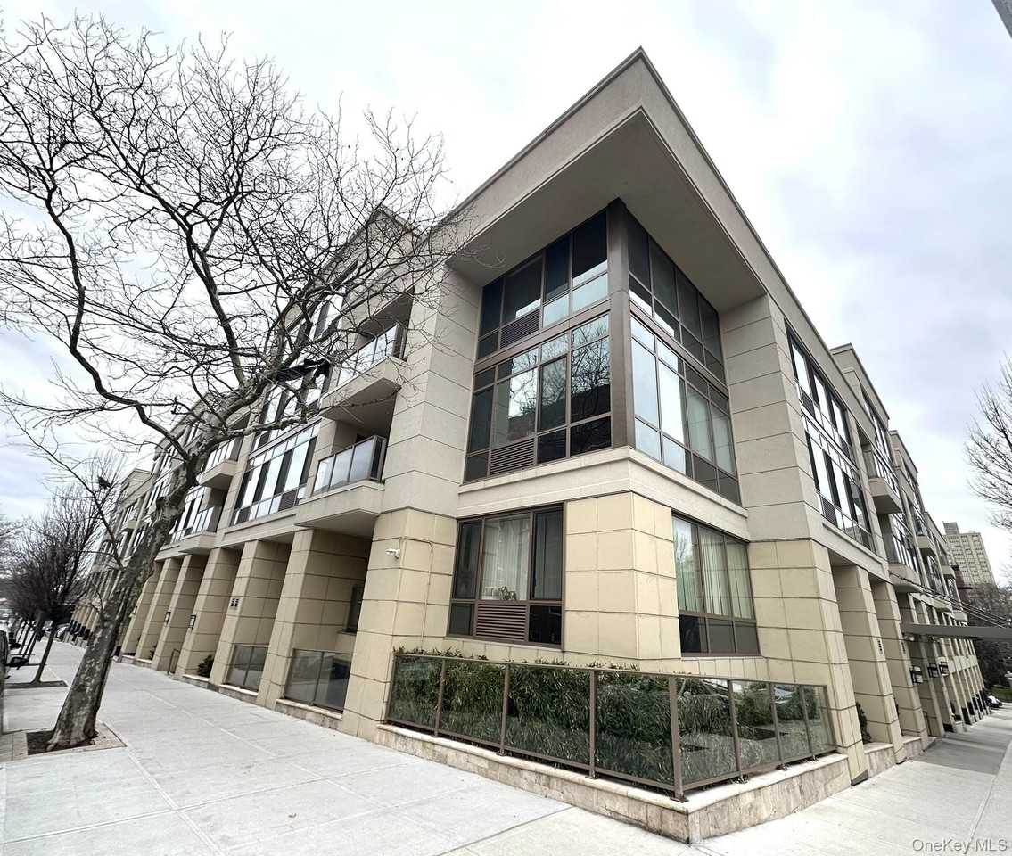 6405 Yellowstone Blvd, Forest Hills, NY 11375, USA