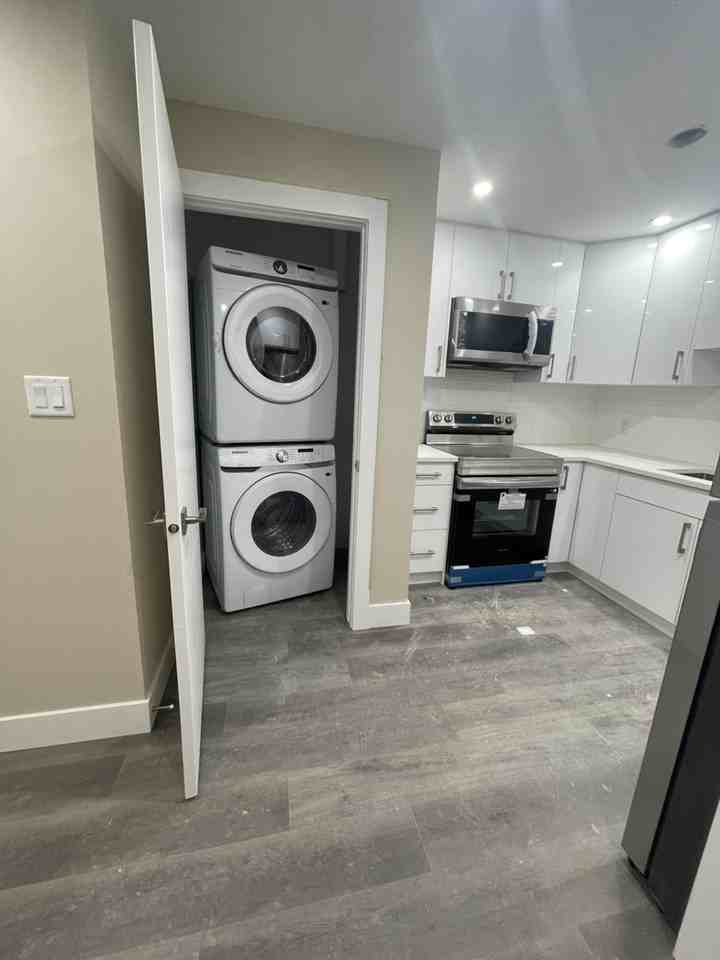 11323 76 Ave NW, Edmonton AB T6G 0K3, CAN