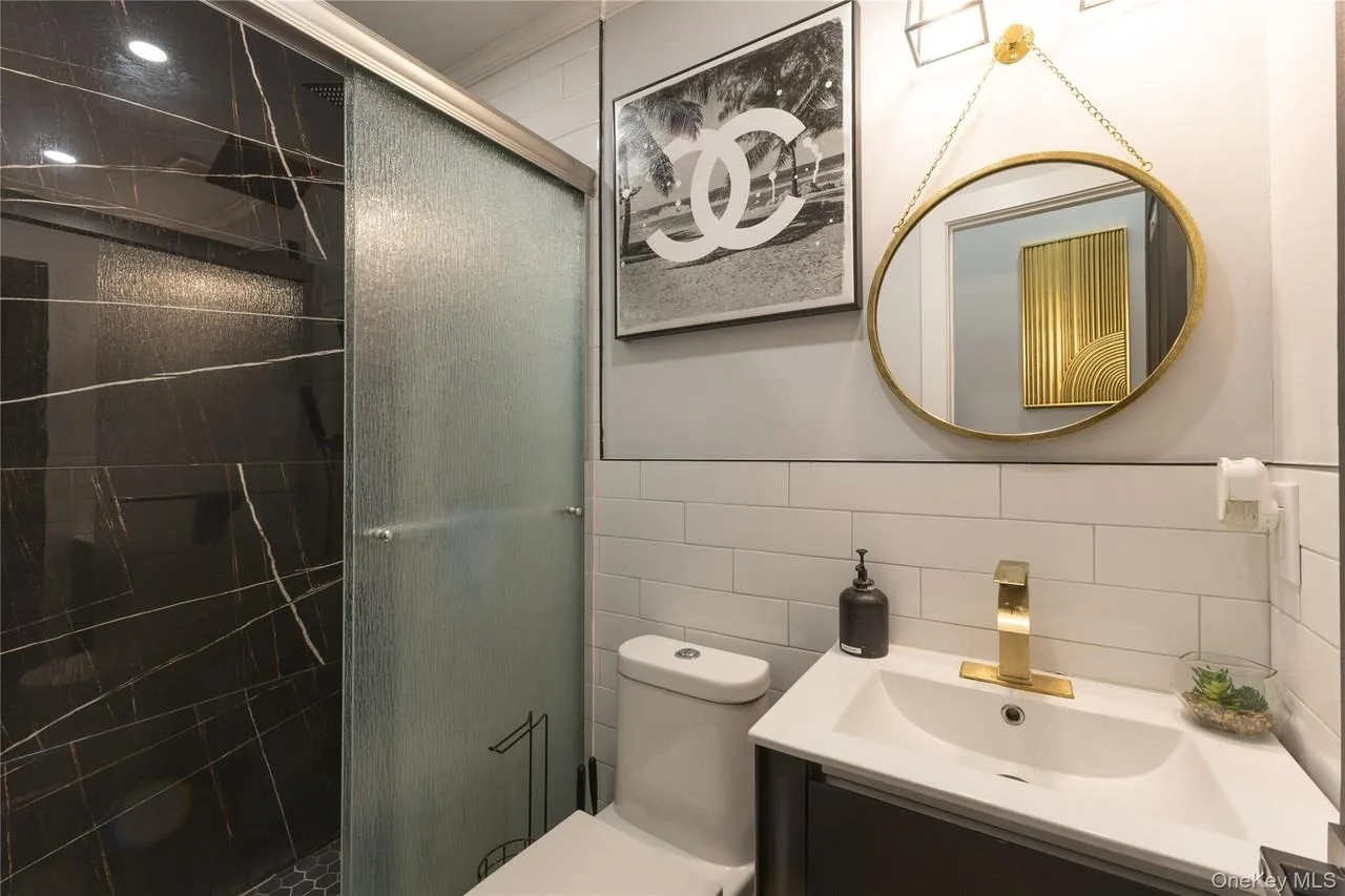 48 Essex St, Brooklyn, NY 11208, USA