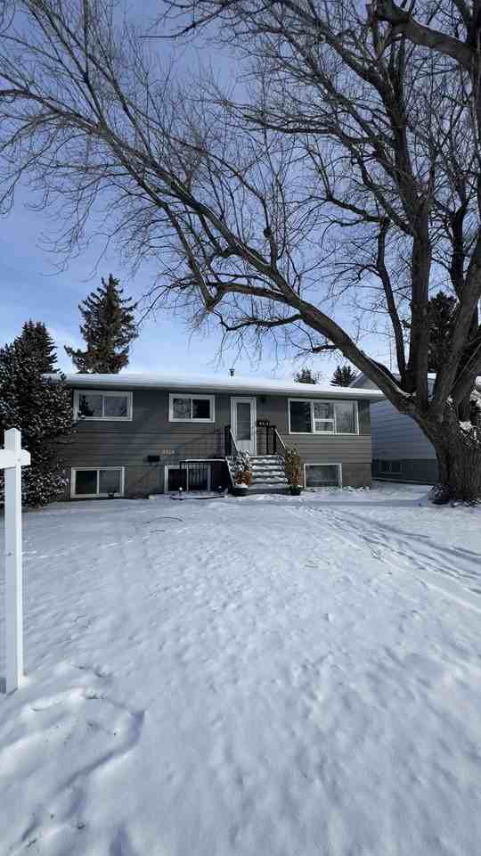 9512 128 Ave Nw, Edmonton, AB T5E 0H6, CAN