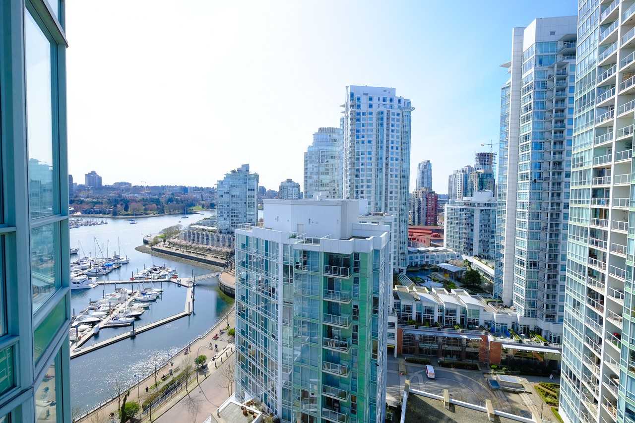 1077 Marinaside Crescent, Vancouver, BC V6Z 2Z2, CA