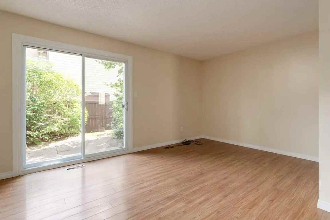 Cavell Ridge Townhomes