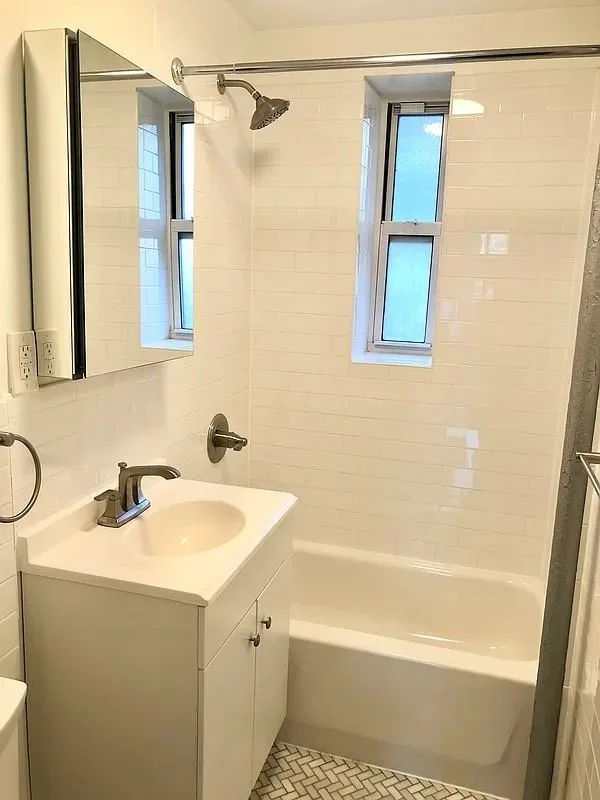 34-32 91st St, Jackson Heights, NY 11372, USA