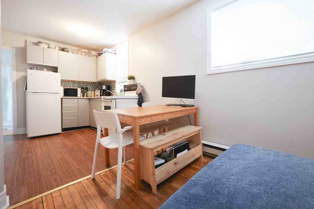 385 Waverley Street West #3, Ottawa, ON K2P 1Y3, CA